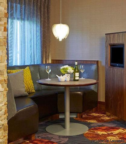 Courtyard By Marriott Airport/university 3*